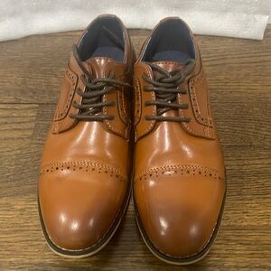 Boys Tan Dress Shoes Size 2
